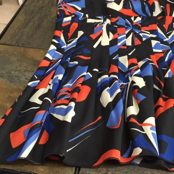 Nine West sleeveless, Multicolored Top. Size 4 - Picture 5 of 10